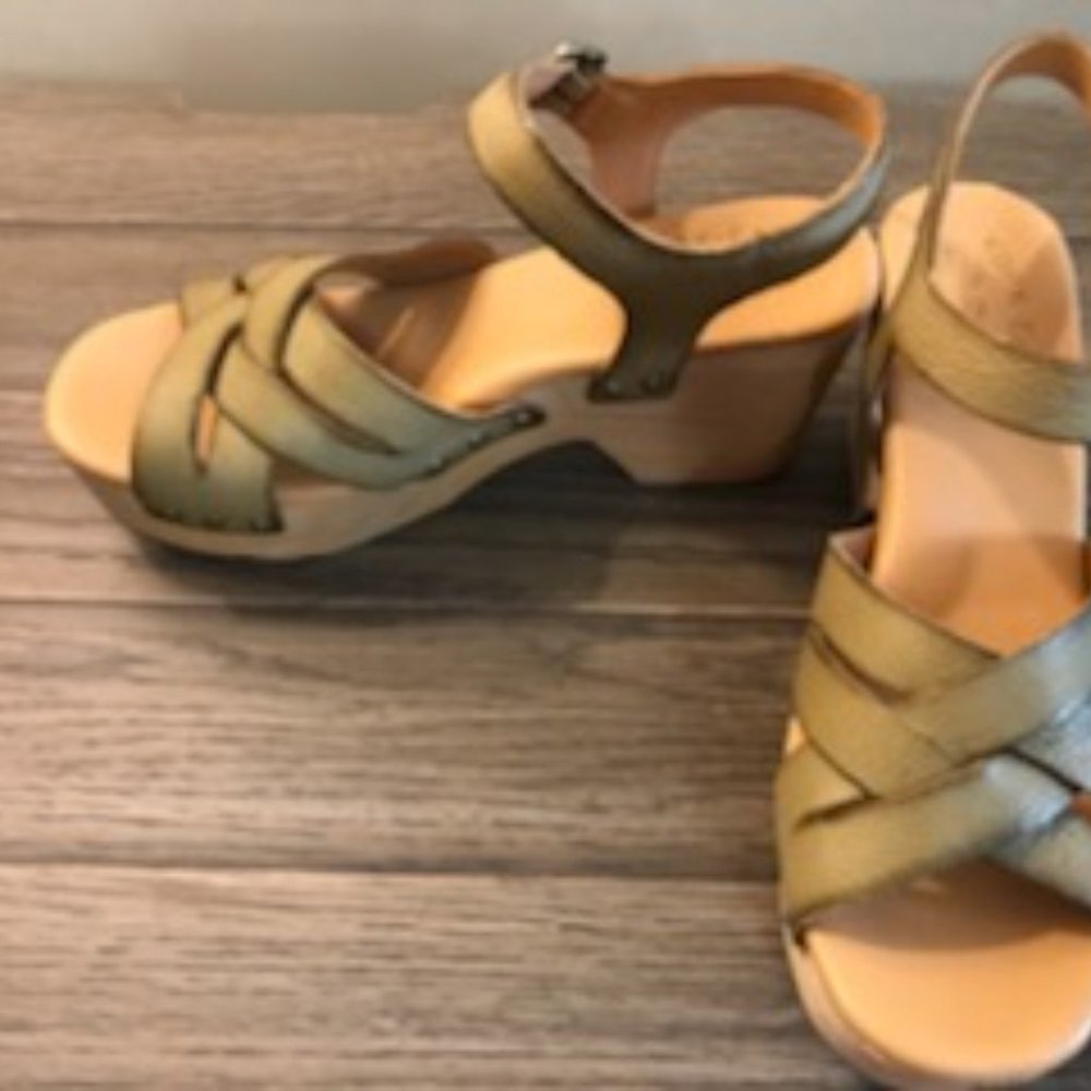 Kork-Ease Olive Green Leather Wedge Sandals - Picture 13 of 13